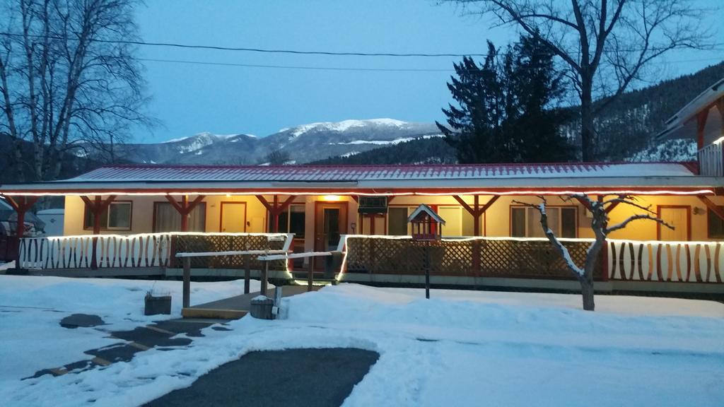 Rivermount Motel Little Fort Εξωτερικό φωτογραφία